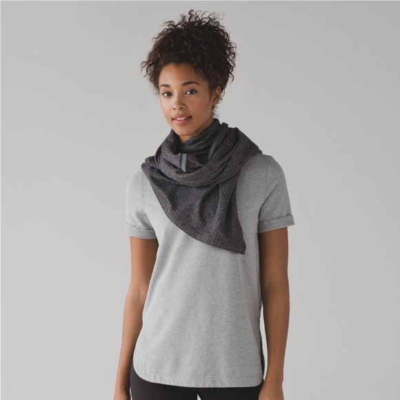 Lululemon Vinyasa Snap Scarf Convertible Heathered Herringbone - Picture 6 of 8
